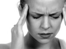 Готовим солевой компресс против головной боли