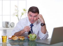 Работа без лишних калорий: как питаться в офисе