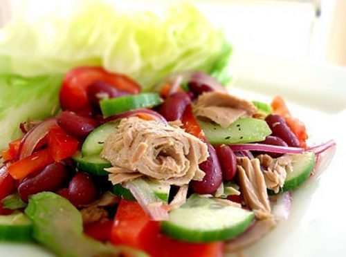 Рецепт овощного салата с тунцом