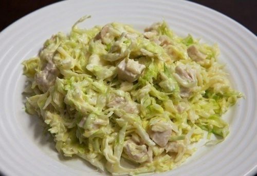 Рецепт салата из свежей капусты с курицей