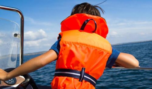 Особенности использования детских спасательных средств на борту судна