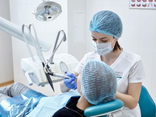 Как выбрать инструментальный стоматологический столик?